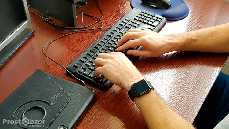 Часы Apple Smart Watch Series 1 у моего коллеги