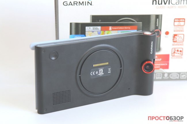 Центральный блок GPS авто-регистратора Garmin NuviCam - вид спереди Центральный блок GPS авто-регистратора Garmin NuviCam - вид спереди