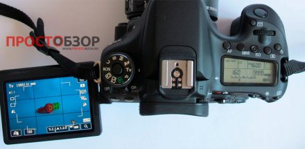 Вид сверху на камеру Canon EOS 70D Вид сверху на камеру Canon EOS 70D