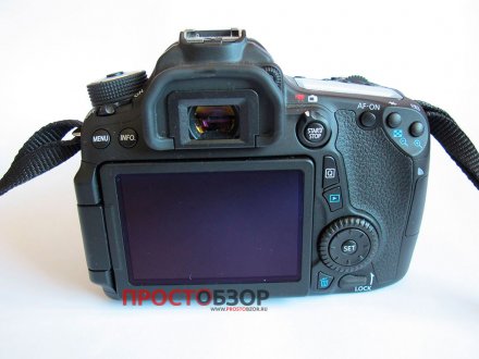 Вид на камеру Canon EOS 70D со стороны оператора Вид на камеру Canon EOS 70D со стороны оператора