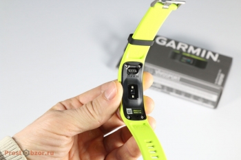 Внешний вид сзади фитнес-трекера Garmin vivosport