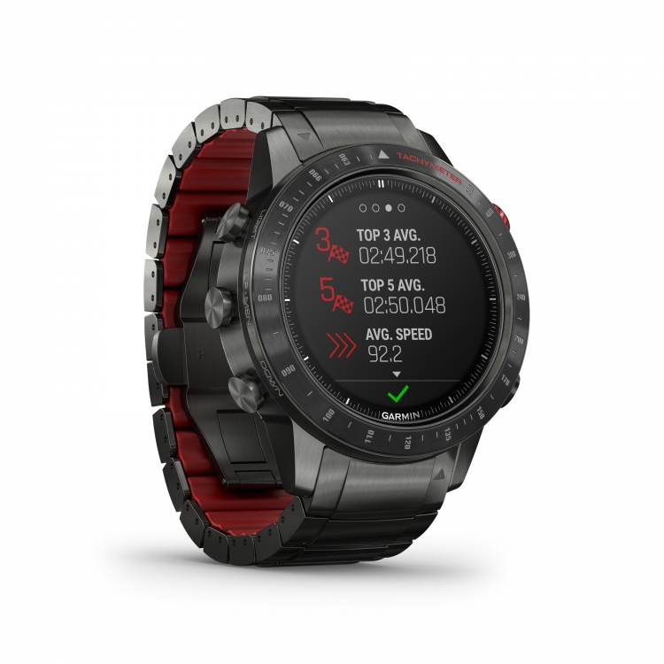 часы Garmin MARQ Driver- крупный план часы Garmin MARQ Driver- крупный план
