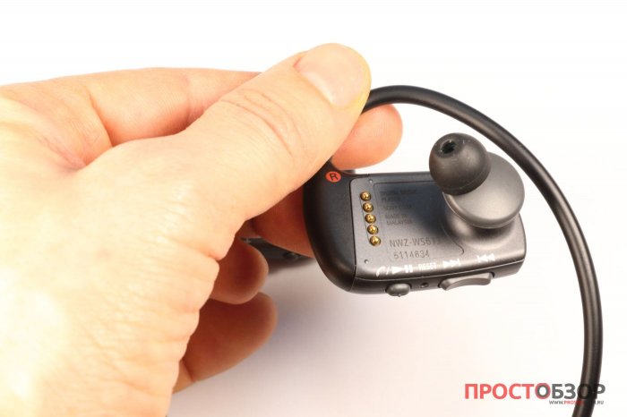 Правое ухо плеера Sony Walkman NWZ-WS613 Правое ухо плеера Sony Walkman NWZ-WS613
