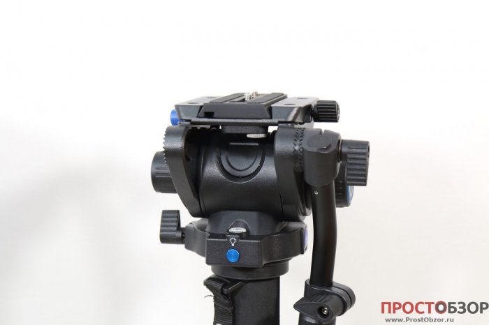 Уровень с подсветкой монопода Benro A48TDS6 Уровень с подсветкой монопода Benro A48TDS6
