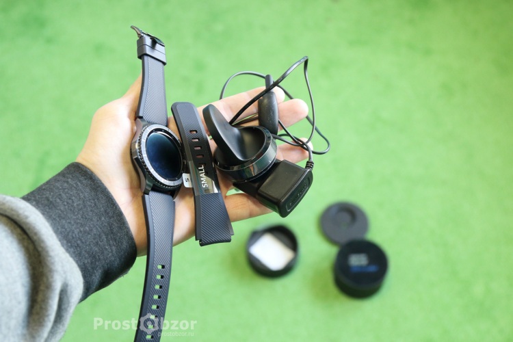 Комплектация часов Samsung Gear S3 Frontier