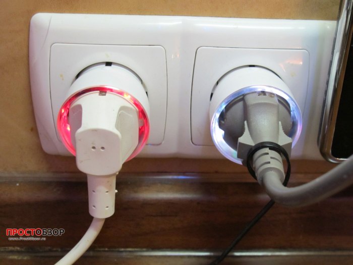 Умная вилка Fibaro Starter Kit FGWPE/F-102 - изменения цвета от нагрузки