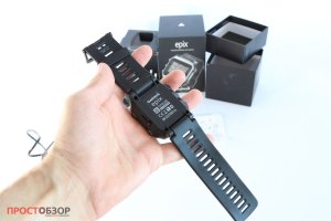Garmin Epix  - вид сзади -распаковка