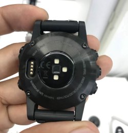 Обратная сторона часов Garmin Fenix 5 Plus