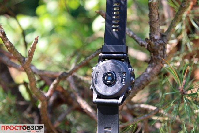 Встроенный датчик пульса в часах Garmin Fenix 3HR
