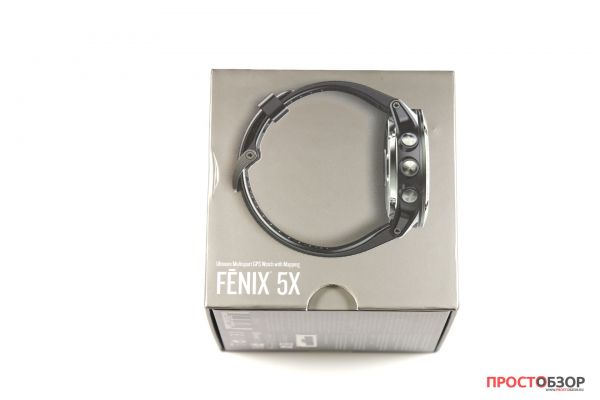 Боковая сторона коробки часов Garmin Fenix 5X - распаковка