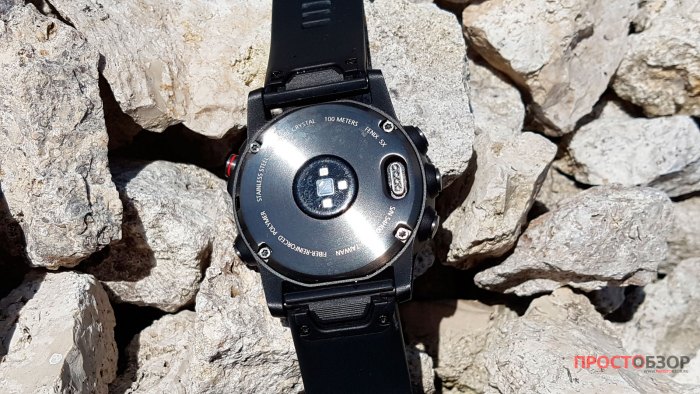 Встроенный оптический датчик пульса HR в часах Garmin Fenix 5 X