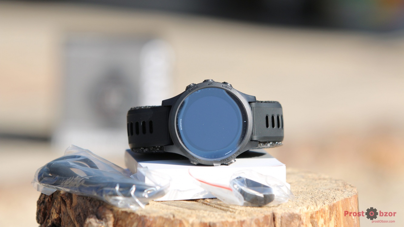 Распаковка часов Garmin Forerunner 945 - комплектация