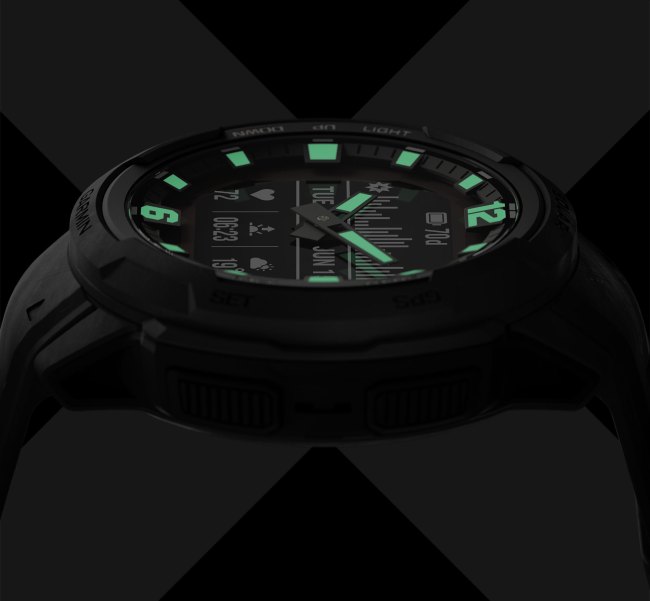 Люминесцентное покрытие в часах Garmin Instinct Crossover
