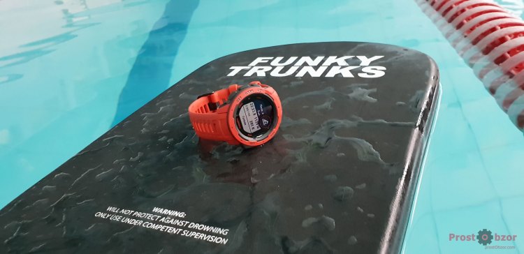Плавание в бассейне с Garmin Instinct