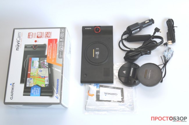 Содержимое коробки GPS авто-регистратора Garmin NuviCam