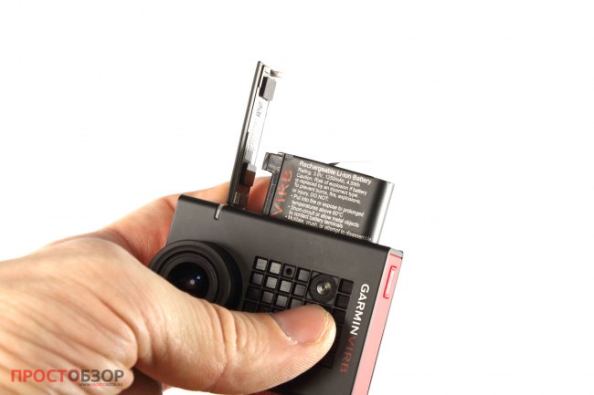 Аккумуляторный отсек и слот MicroSD карточки - Garmin Virb Ultra 30