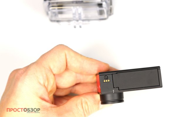 Вид сзади на экшн-камеру Garmin Virb Utrla 30