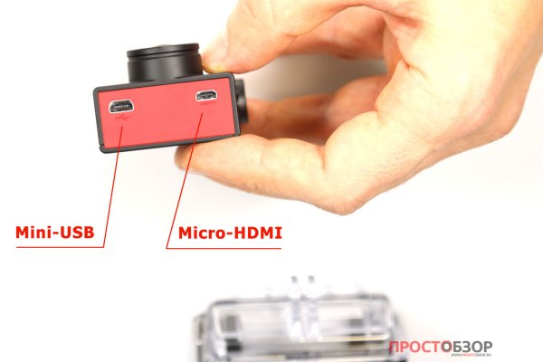 Вид сбоку на разъемы экшн-камеры Garmin Virb Utrla 30