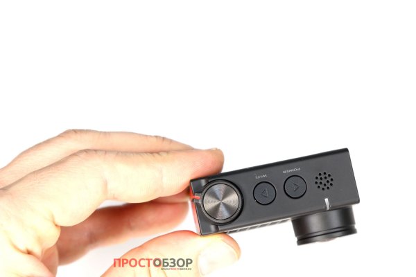 Вид спереди на экшн-камеру Garmin Virb Utrla 30