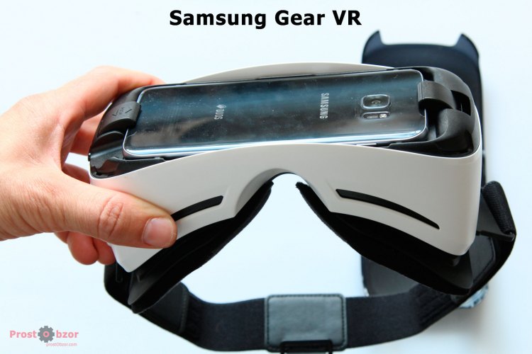 Очки виртуальной реальности Samsung Gear VR