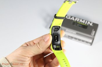 Внешний вид сзади фитнес-трекера Garmin vivosport