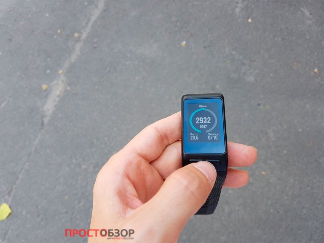 Трекер активности Garmin Vivoactive HR