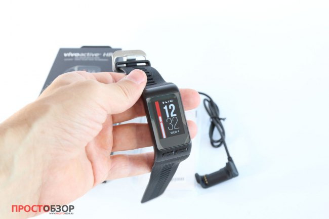 Распаковка часов Garmin Vivoactive HR - корпус