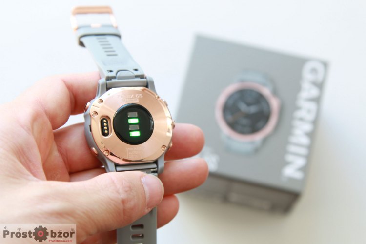 Зеленый цвет оптического HR датчика пульса часов Garmin