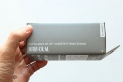 Распаковка кардио-датчика Garmin HRM-Dual - вид сбока
