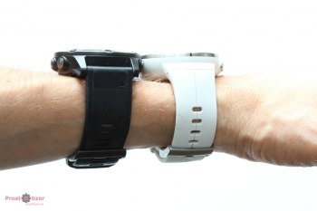Сравнение часов на руке - Suunto vs Garmin - вид сбоку