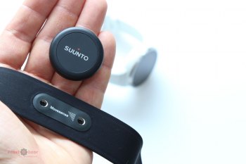 Нагрудный пульсометр Suunto Smart Sensor с площадкой - вид спереди