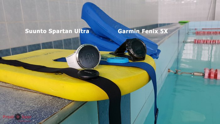 Плавание с часами в бассейне