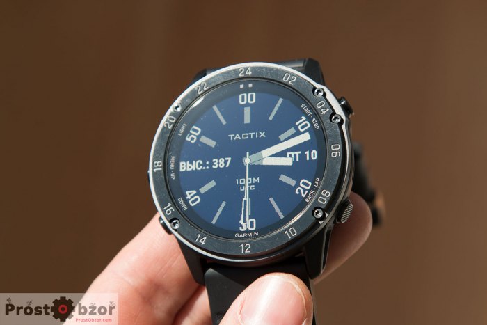 часы Garmin Tactix Delta - вид спереди